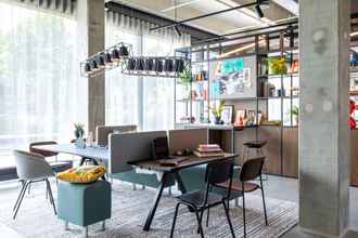 Lobby 4 Moxy Utrecht