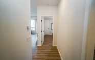 Lobi 4 Gorgeous Modern Downtown Condo