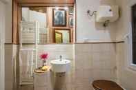 In-room Bathroom Refe Nero - Suite in the heart of Siena