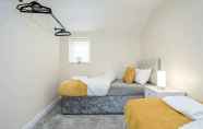 Kamar Tidur 3 Bedford Hospital Maisonette - 2BR by Homely Spaces