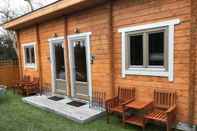 Common Space Immaculate Cabin 5 Mins to Inverness Dogs Welcome