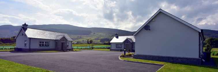 Exterior Clonlum Holiday Cottages