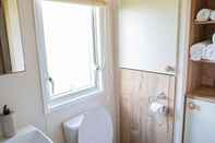 In-room Bathroom Stunning 2 Bed Chalet in Silversands Lossiemouth