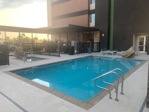 Swimming Pool 4 Home2 Suites by Hilton Redlands Loma Linda