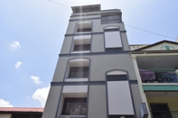 Bên ngoài Sathya Residency