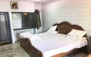 Bedroom 3 Hotel Prakash