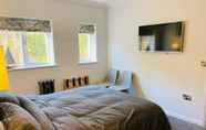 Bedroom 2 Luxury Apartment-golden Triangle, Parking & Garden