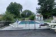 Swimming Pool Sunrise Inn Hershey