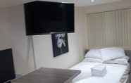 Bedroom 4 A A Guest Rooms: Stunning Studio Room Thamesmead