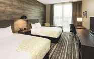 Bedroom 4 La Quinta Inn & Suites by Wyndham Locust Grove