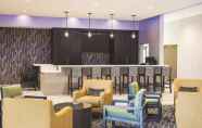 Bar, Kafe, dan Lounge 5 La Quinta Inn & Suites by Wyndham Locust Grove