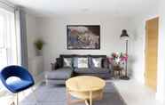 Common Space 3 Immaculate Central Windsor Town House