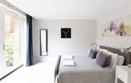 Kamar Tidur 5 Immaculate Central Windsor Town House