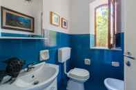 In-room Bathroom Villa del Rais by Wonderful Italy