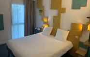 Bilik Tidur 3 Greet Hotel Rennes Pace