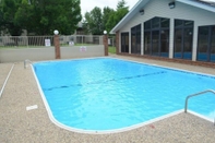 Swimming Pool Ozark Breeze - Large Living Areas - Close to all of Branson - Relax on Balcony