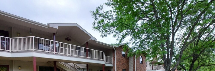 Exterior Ozark Breeze - Large Living Areas - Close to all of Branson - Relax on Balcony