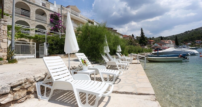 Swimming Pool Apartments Seaside