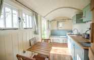 Bedroom 6 Sage Shepherds Hut, Boundary Farm Cottages