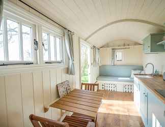 Bedroom 2 Sage Shepherds Hut, Boundary Farm Cottages