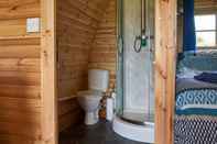 In-room Bathroom Woodpecker Pod With Views