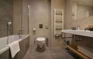 In-room Bathroom 7 Hotel Element Lipno