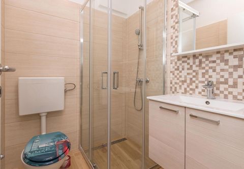 Others Amazing Apartment in Turanj With 1 Bedrooms and Wifi