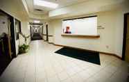 Lobby 5 Herington Inn & Suites
