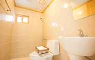 In-room Bathroom 3 Jeju Seollem Pension and Guest House