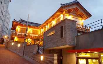 Bên ngoài 4 Daegu Seomun Hanok Guesthouse