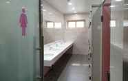 ห้องน้ำภายในห้อง 5 Jecheon Slow City