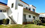 Bangunan 4 Impecable 4-bed Villa in Praia da Areia Branca
