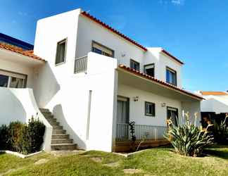 Exterior 2 Impecable 4-bed Villa in Praia da Areia Branca