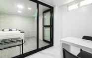 Phòng tắm bên trong 5 Gapyeong Shiny Pension