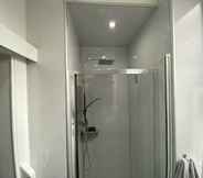 In-room Bathroom 3 Impeccable 1-bed Apartment Perth a Home From Home