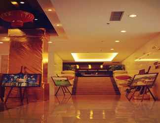 Lobby 2 Dali Art Golf Hotel