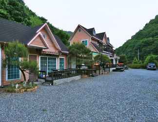 ภายนอกอาคาร 2 Hoengseong Jamjari Pension