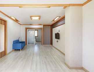 Lobi 2 Yeosu Glow Floor Pension