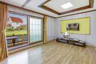 Kamar Tidur Yeosu Glow Floor Pension