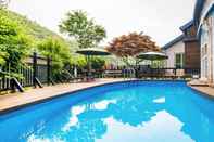 Swimming Pool Hongcheon Clo Pension