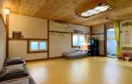 Kamar Tidur 2 Gyeongju Shilla Moon Night Hanok Stay