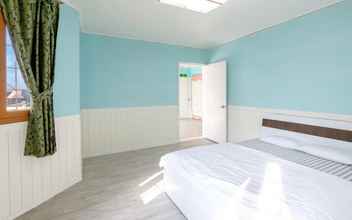 Bedroom 4 Taean Puppy Land Pension