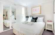 Bedroom 4 Chic Chelsea Home near South Kensington by UnderTheDoormat