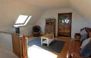 Common Space 4 Y Bwthyn - Cosy Cottage With Parking