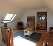 Common Space 4 Y Bwthyn - Cosy Cottage With Parking