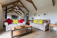 Common Space The Dairy - Luxury Cottage Hot Tub and Summer House Countryside Views Pet Friendly