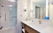 In-room Bathroom 2 Homewood Suites by Hilton Columbus/Easton, OH