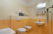 In-room Bathroom 5 Modern apt w. Terrace, 2 min Walk to the Beach