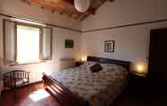 Bilik Tidur 2 Family Villa, Pool and Country Side Views, Italy