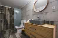 In-room Bathroom D&G Lux City Flat next to Old Town